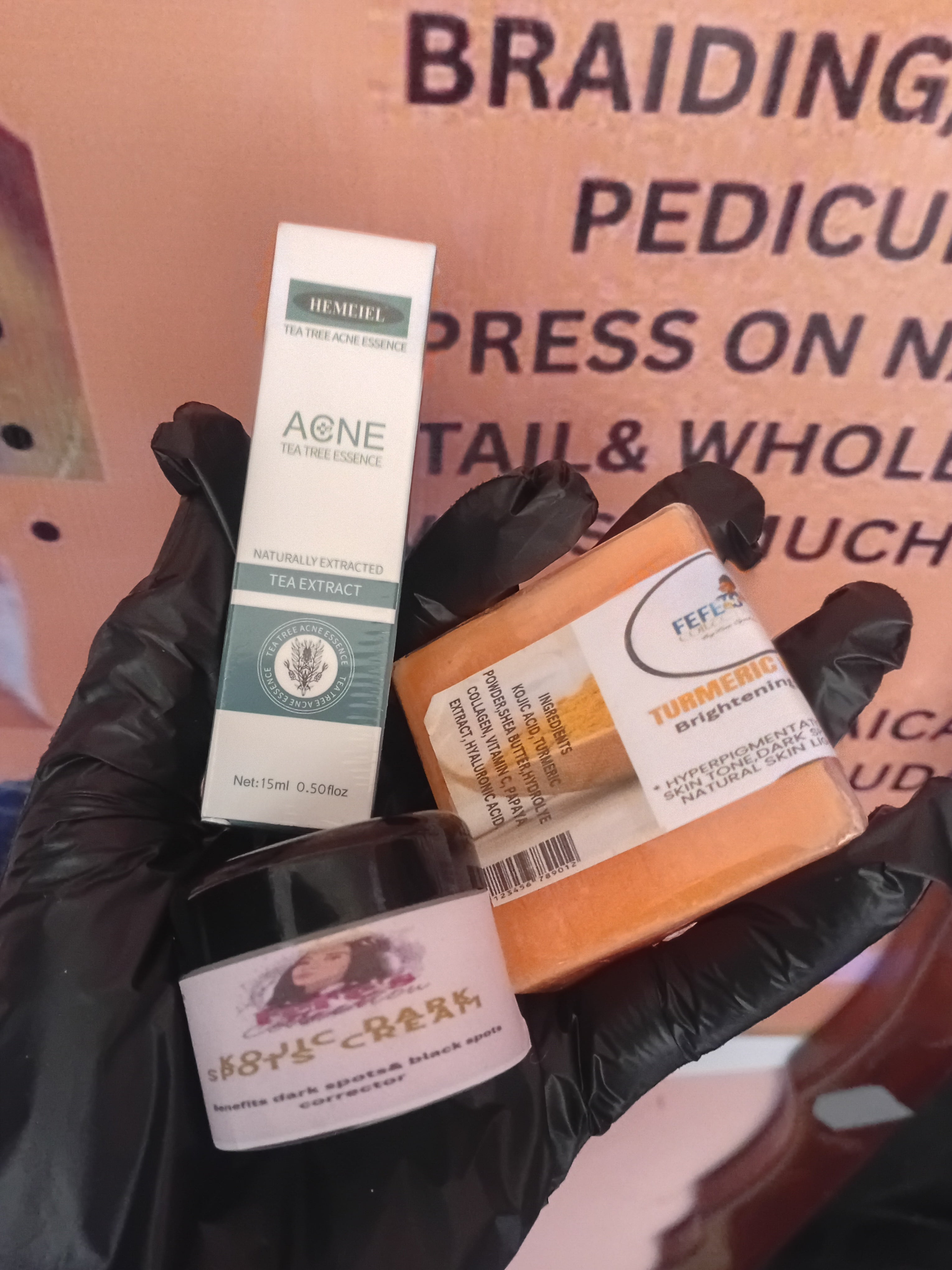 Pimple & Dark Spots Combo
Say goodbye to stubborn breakouts and uneven skin tone with our powerful Pimple & Dark Spots Combo. This targeted skincare set is specially formulated to fight active acne while fading dark spots, leaving your skin clearer, smoot